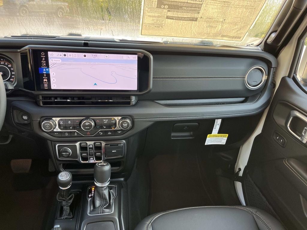 2027 Jeep Wrangler WRANGLER 4-DOOR SAHARA