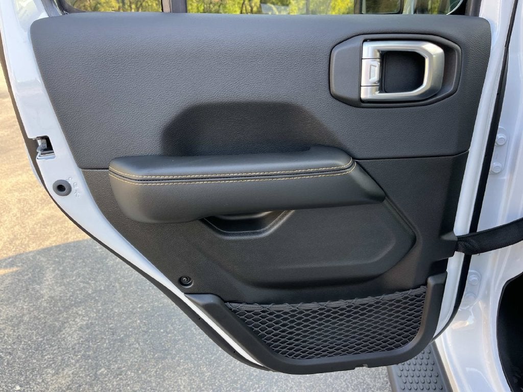 2027 Jeep Wrangler WRANGLER 4-DOOR SAHARA