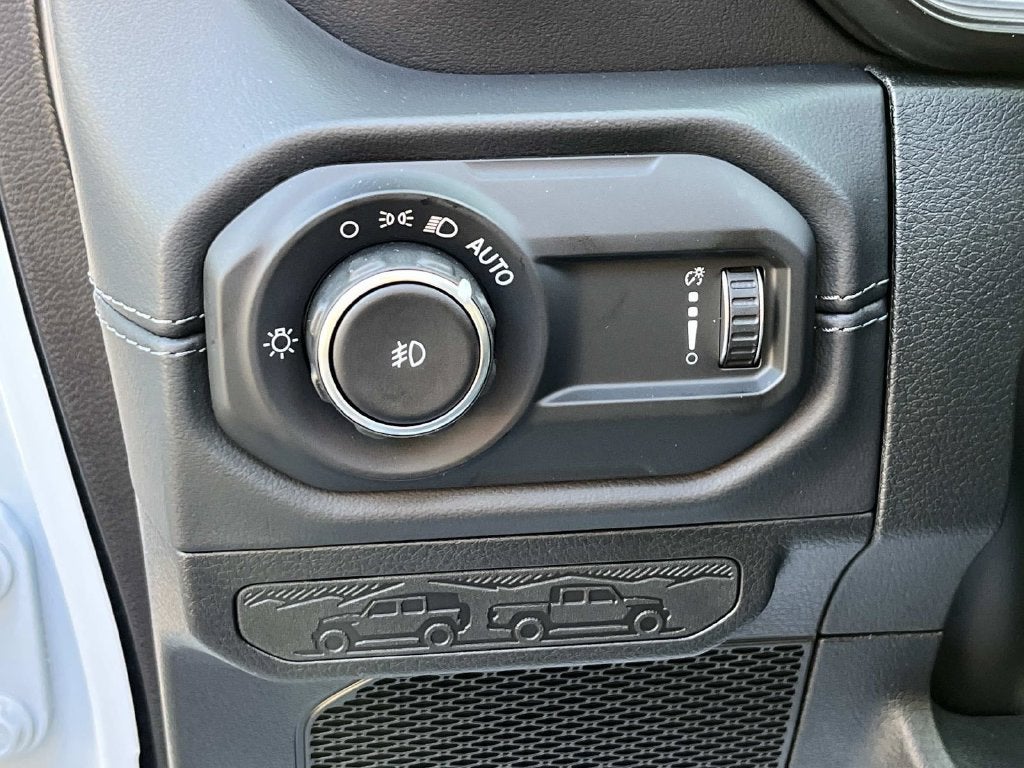 2027 Jeep Wrangler WRANGLER 4-DOOR SAHARA