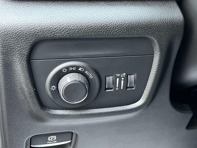 2026 Jeep Grand Cherokee GRAND CHEROKEE LAREDO X 4X4