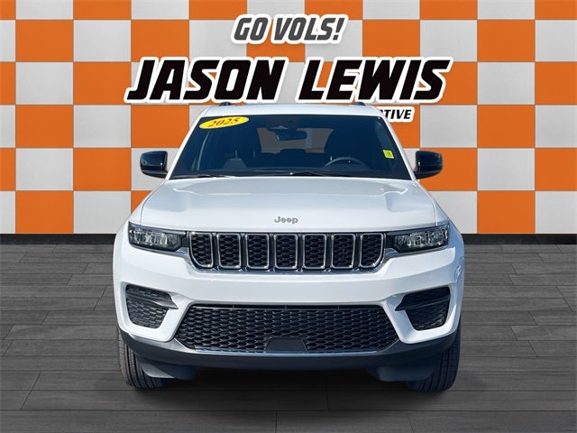 2025 Jeep Grand Cherokee GRAND CHEROKEE LAREDO X 4X4