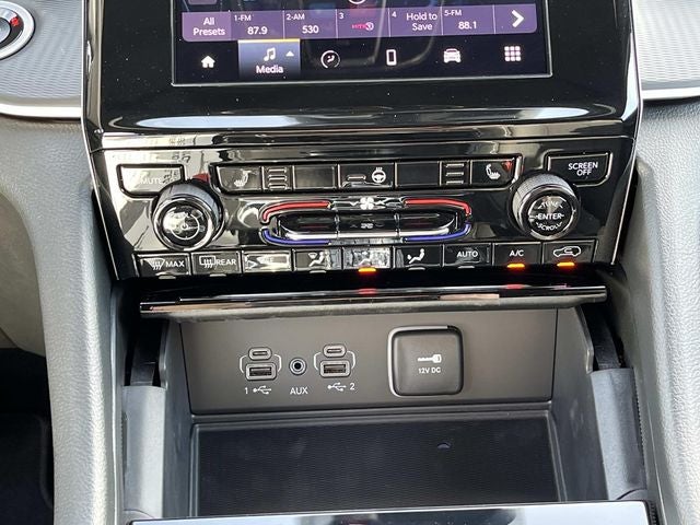 2026 Jeep Grand Cherokee GRAND CHEROKEE LAREDO X 4X4