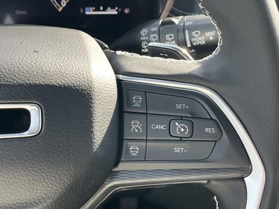 2026 Jeep Grand Cherokee GRAND CHEROKEE LAREDO X 4X4