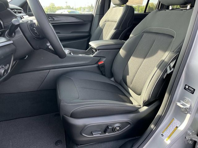 2026 Jeep Grand Cherokee GRAND CHEROKEE LAREDO X 4X4