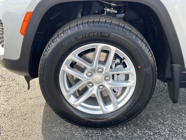 2026 Jeep Grand Cherokee GRAND CHEROKEE LAREDO X 4X4