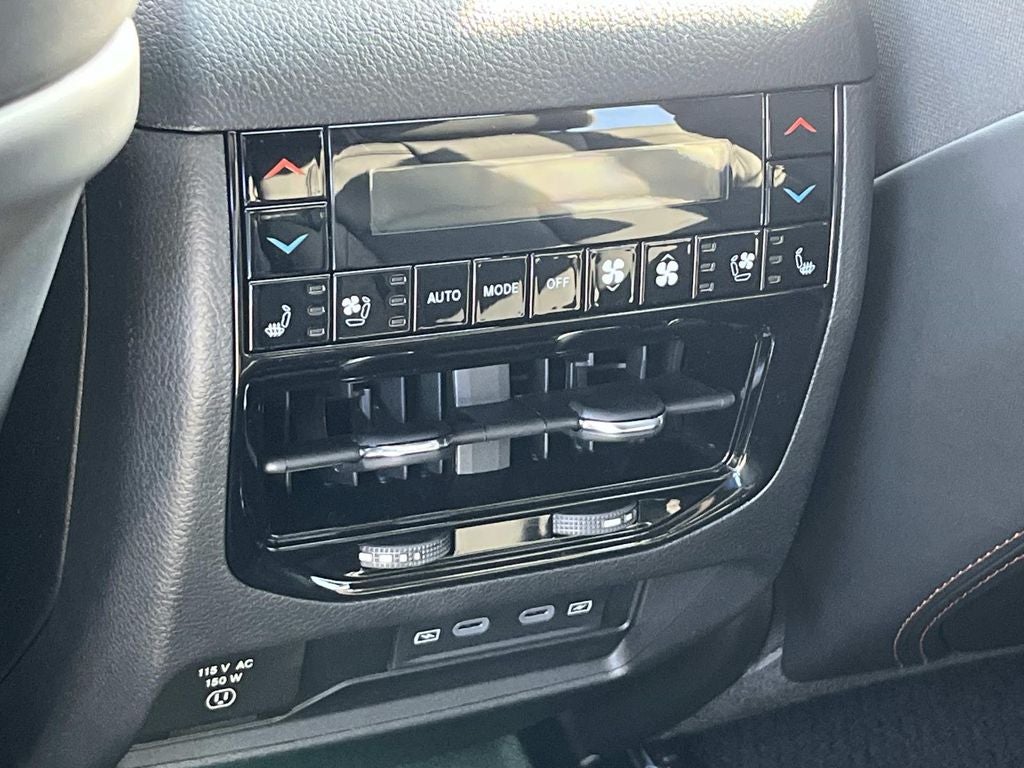 2026 Jeep Grand Cherokee GRAND CHEROKEE SUMMIT 4X4