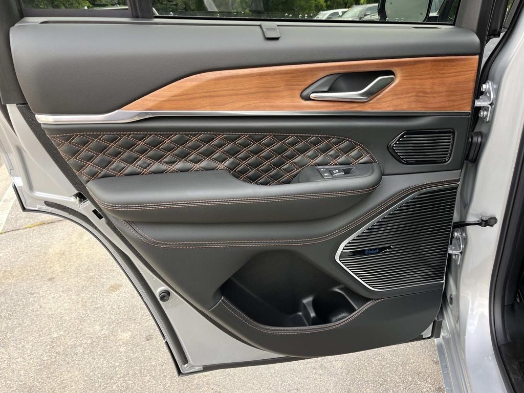 2026 Jeep Grand Cherokee GRAND CHEROKEE SUMMIT 4X4