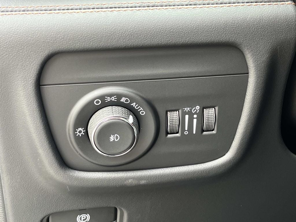 2026 Jeep Grand Cherokee GRAND CHEROKEE SUMMIT 4X4