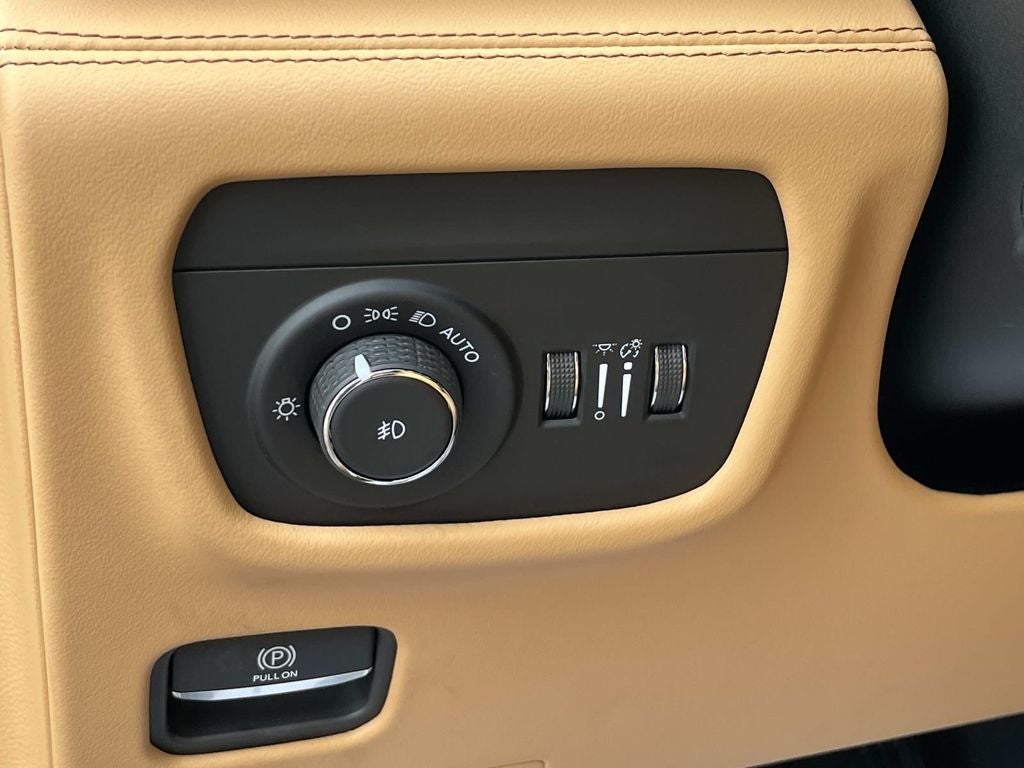 2026 Jeep Grand Cherokee GRAND CHEROKEE SUMMIT 4X4