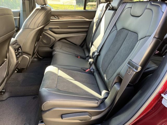 2026 Jeep Grand Cherokee L GRAND CHEROKEE L LAREDO ALTITUDE 4X4