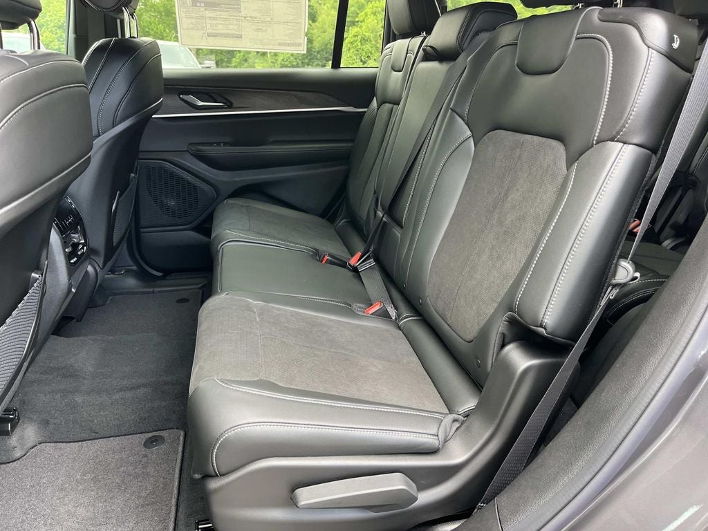 2026 Jeep Grand Cherokee L GRAND CHEROKEE L LAREDO ALTITUDE 4X4