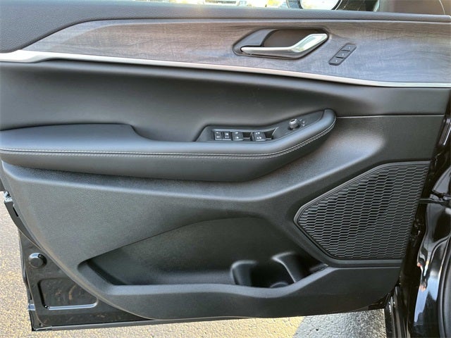 2025 Jeep Grand Cherokee L GRAND CHEROKEE L LIMITED 4X4