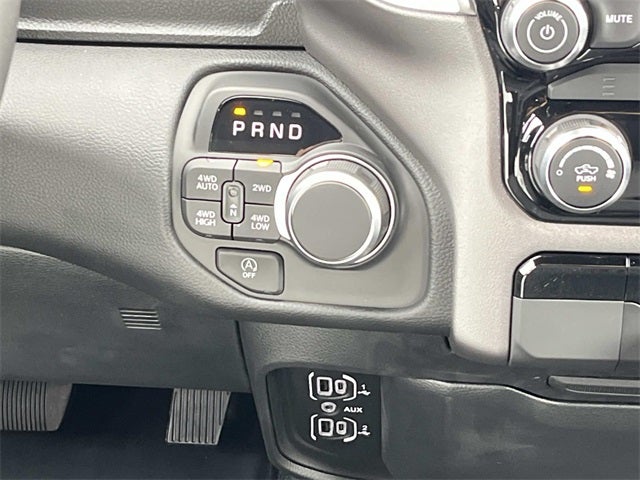 2025 RAM 1500 RAM 1500 BIG HORN CREW CAB 4X4 5'7' BOX