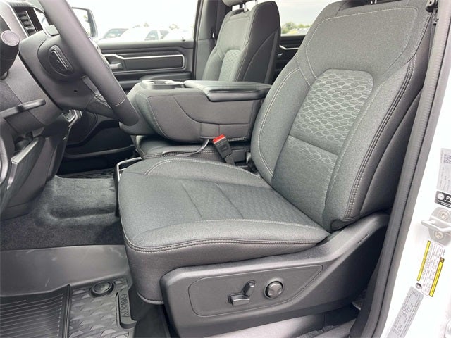 2025 RAM 1500 RAM 1500 BIG HORN CREW CAB 4X4 5'7' BOX