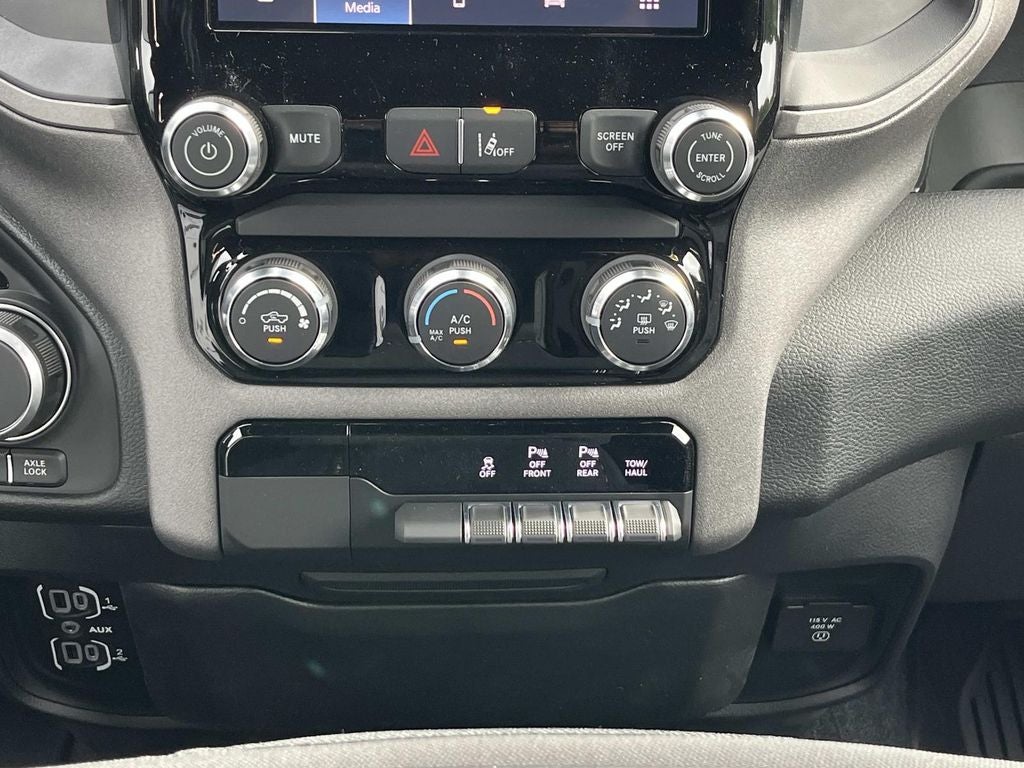 2026 RAM 1500 RAM 1500 WARLOCK CREW CAB 4X4 5'7' BOX