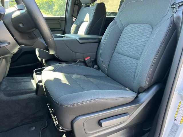 2026 RAM 1500 RAM 1500 EXPRESS CREW CAB 4X4 5'7' BOX