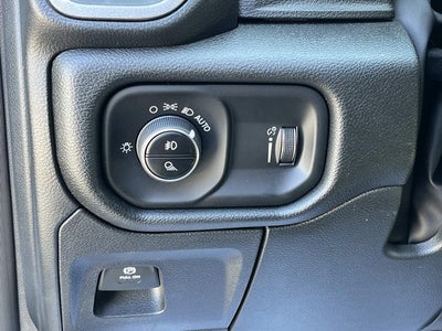 2026 RAM 1500 RAM 1500 EXPRESS CREW CAB 4X4 5'7' BOX