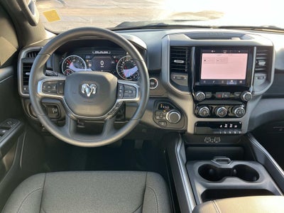 2027 RAM 1500 RAM 1500 EXPRESS CREW CAB 4X4 5'7' BOX