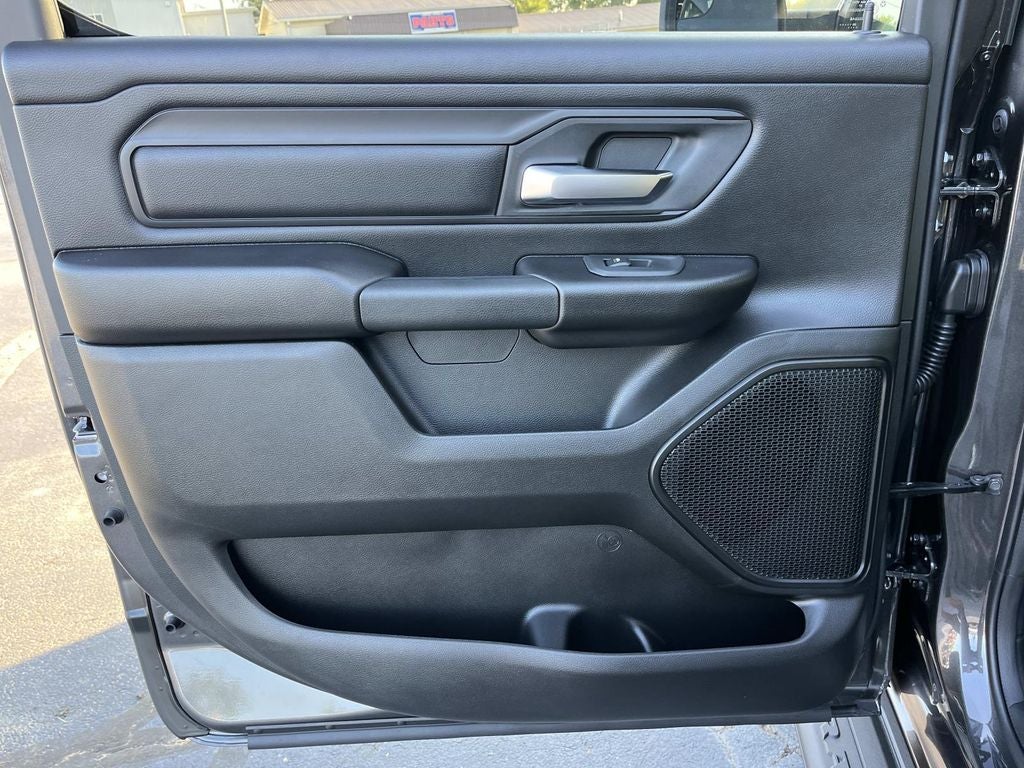 2027 RAM 1500 RAM 1500 EXPRESS CREW CAB 4X4 5'7' BOX