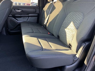 2027 RAM 1500 RAM 1500 EXPRESS CREW CAB 4X4 5'7' BOX