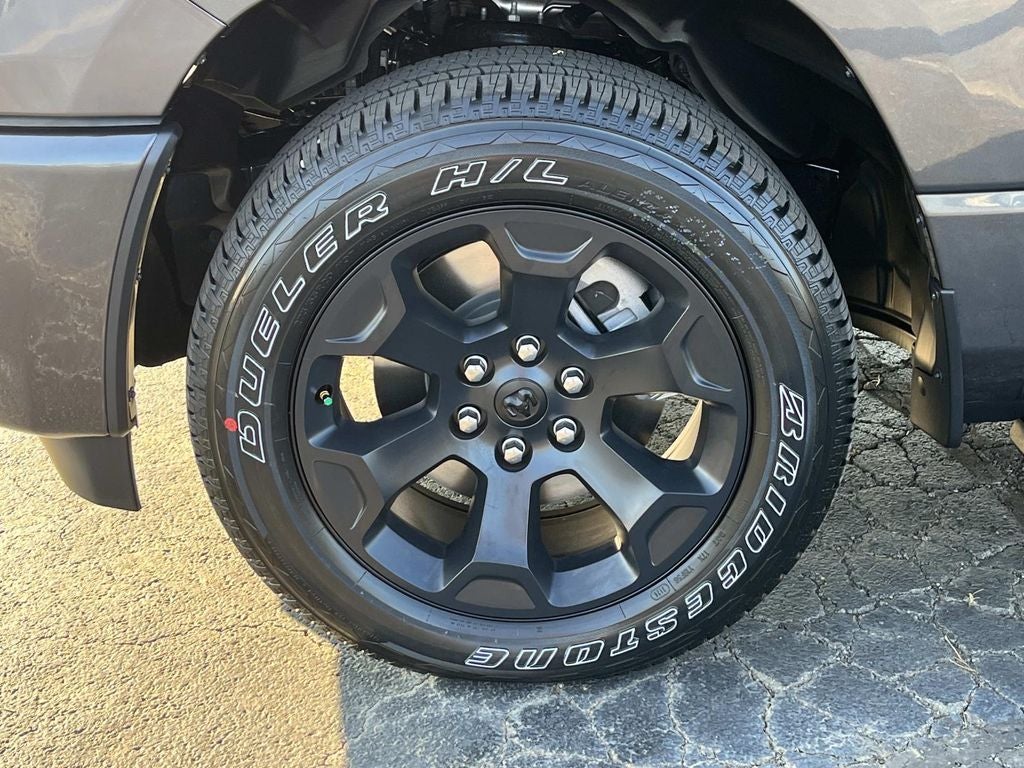 2027 RAM 1500 RAM 1500 EXPRESS CREW CAB 4X4 5'7' BOX