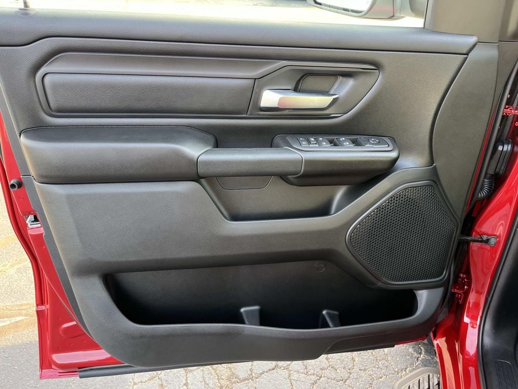 2027 RAM 1500 RAM 1500 EXPRESS CREW CAB 4X4 5'7' BOX