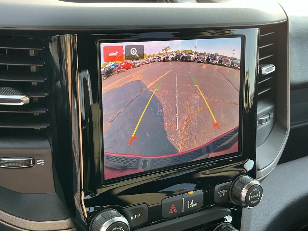 2027 RAM 1500 RAM 1500 EXPRESS CREW CAB 4X4 5'7' BOX
