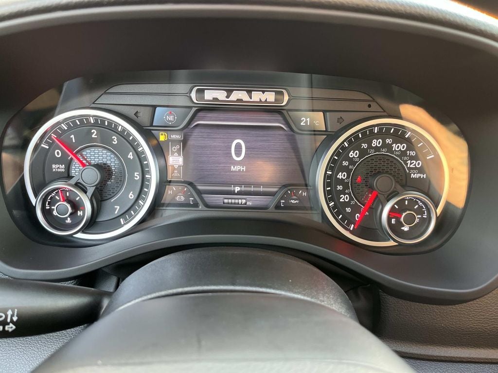 2027 RAM 1500 RAM 1500 EXPRESS CREW CAB 4X4 5'7' BOX
