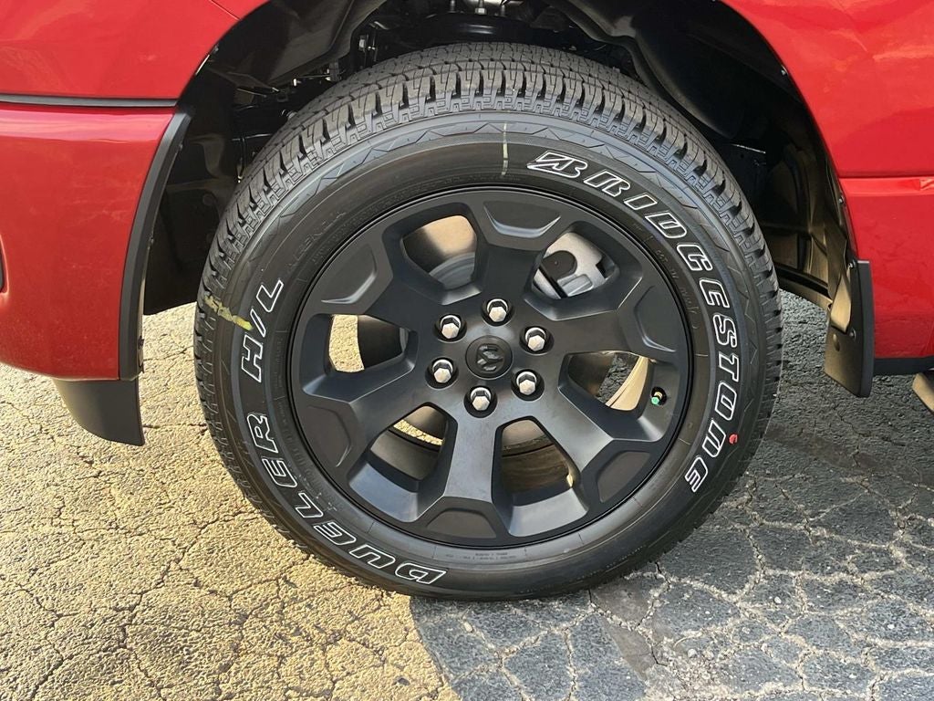 2027 RAM 1500 RAM 1500 EXPRESS CREW CAB 4X4 5'7' BOX