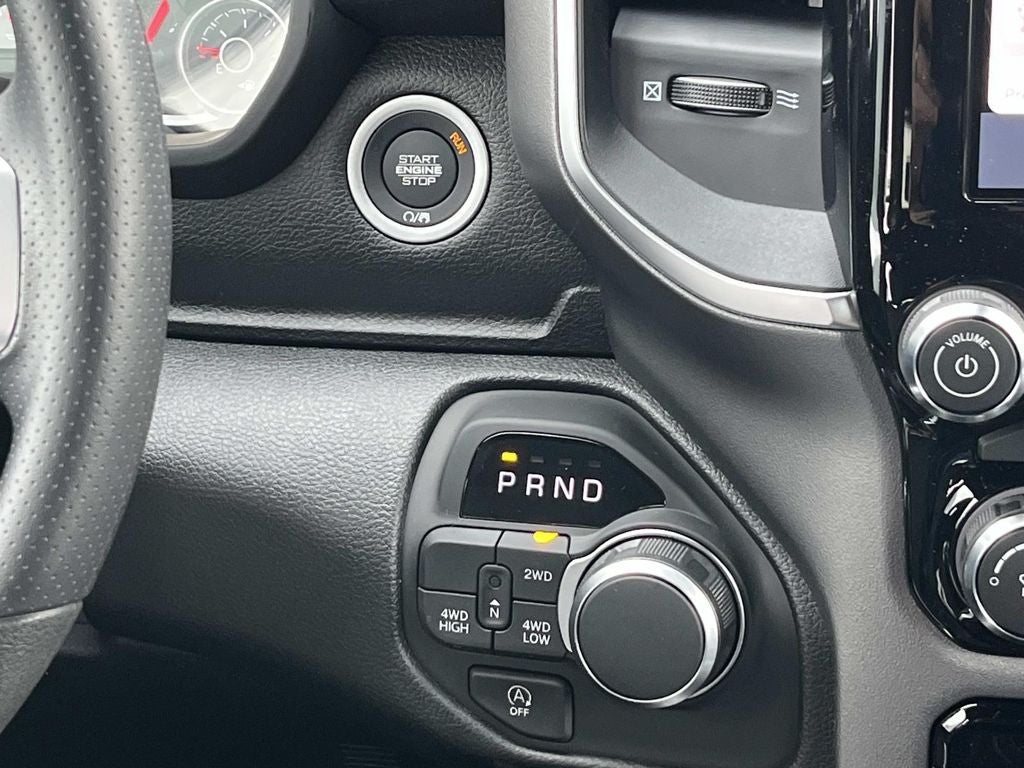 2026 RAM 1500 RAM 1500 EXPRESS CREW CAB 4X4 5'7' BOX