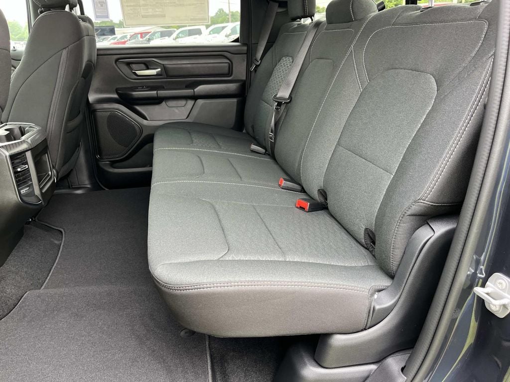 2026 RAM 1500 RAM 1500 EXPRESS CREW CAB 4X4 5'7' BOX