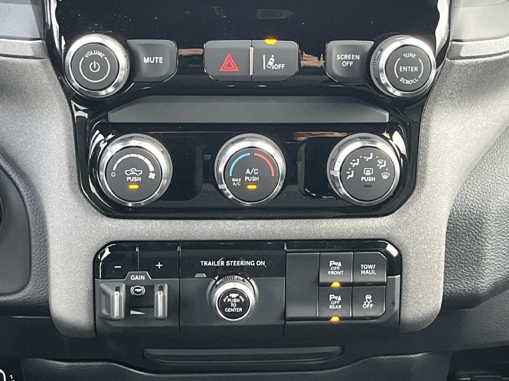 2027 RAM 1500 RAM 1500 WARLOCK CREW CAB 4X4 5'7' BOX