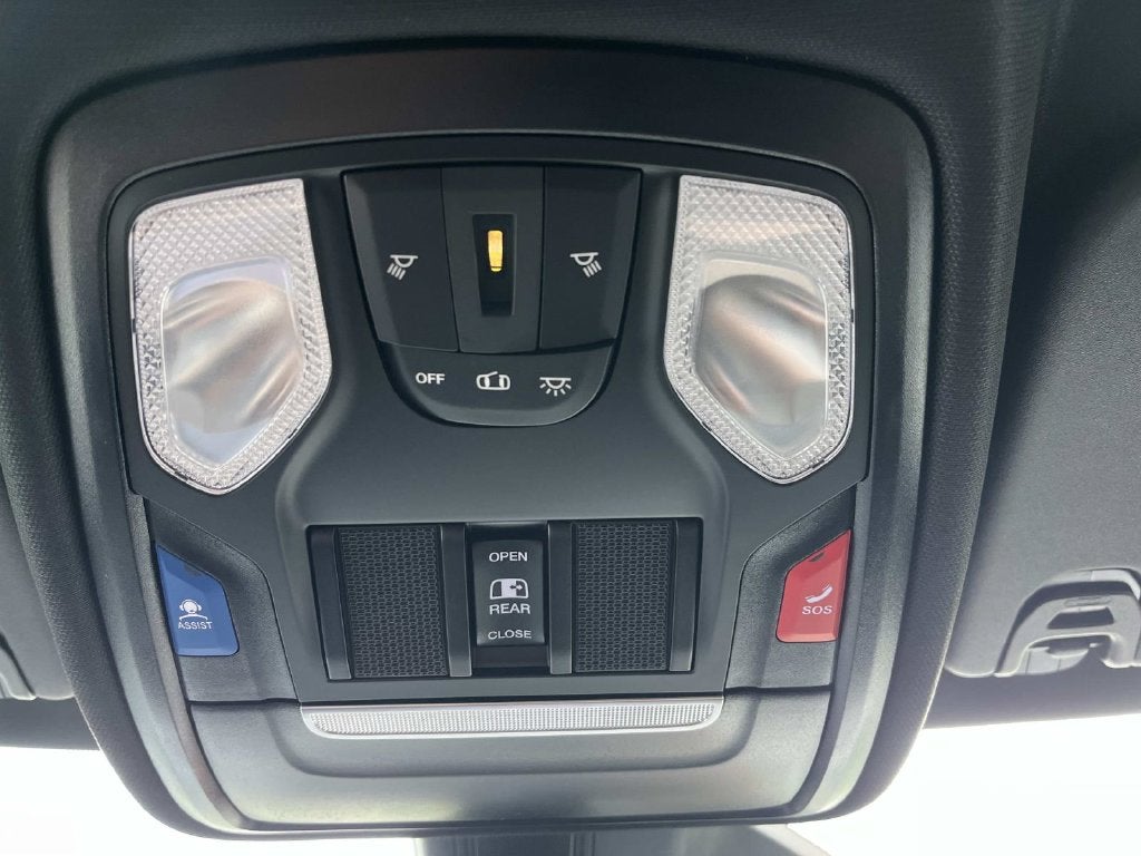 2027 RAM 1500 RAM 1500 WARLOCK CREW CAB 4X4 5'7' BOX
