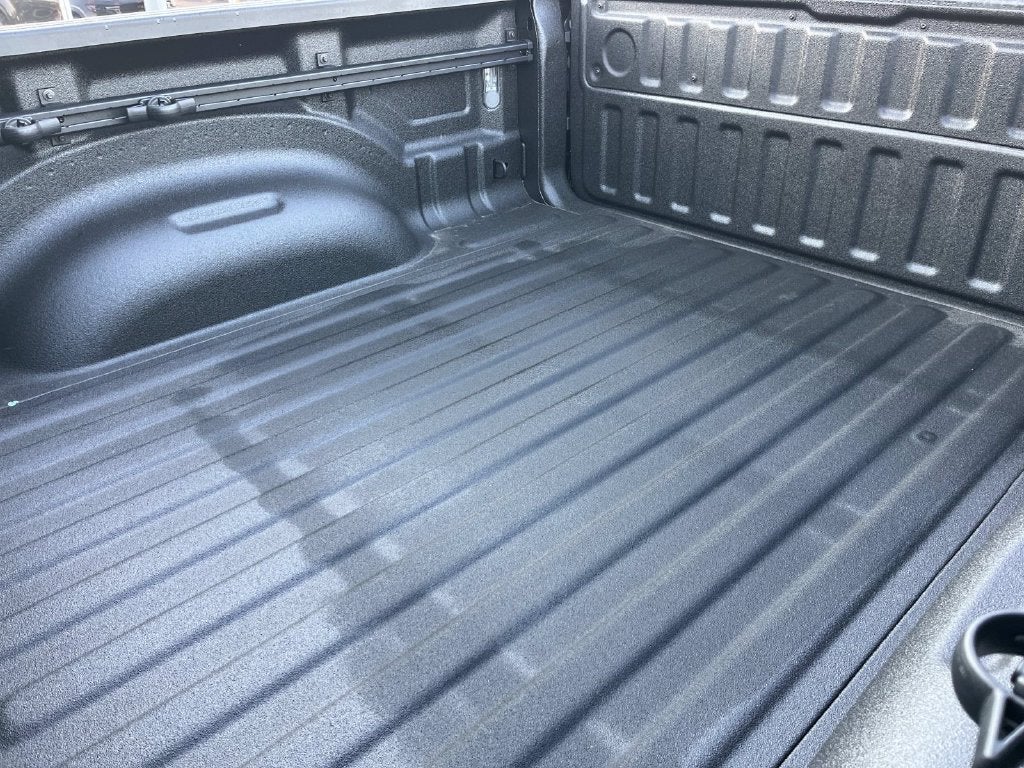 2027 RAM 1500 RAM 1500 EXPRESS CREW CAB 4X4 5'7' BOX