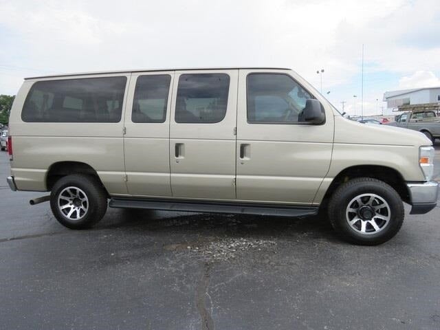 Used 2012 Ford E-Series Econoline Wagon XLT with VIN 1FBNE3BL8CDA77586 for sale in Sparta, TN