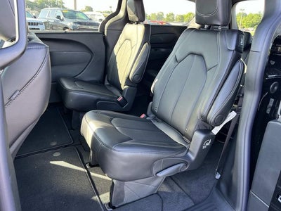 2027 Chrysler Pacifica PACIFICA SELECT