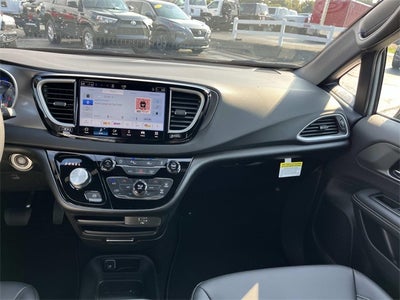 2026 Chrysler Voyager VOYAGER LX