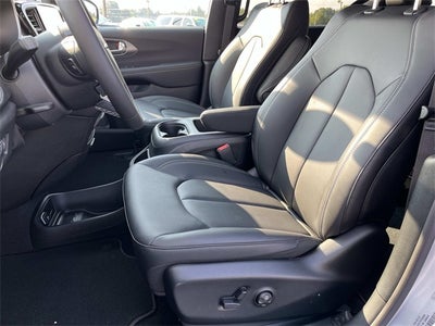 2026 Chrysler Voyager VOYAGER LX