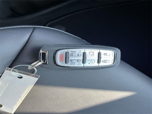 2026 Chrysler Voyager VOYAGER LX