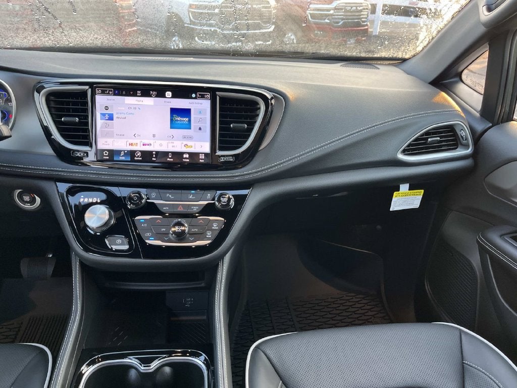 2027 Chrysler Pacifica PACIFICA LIMITED