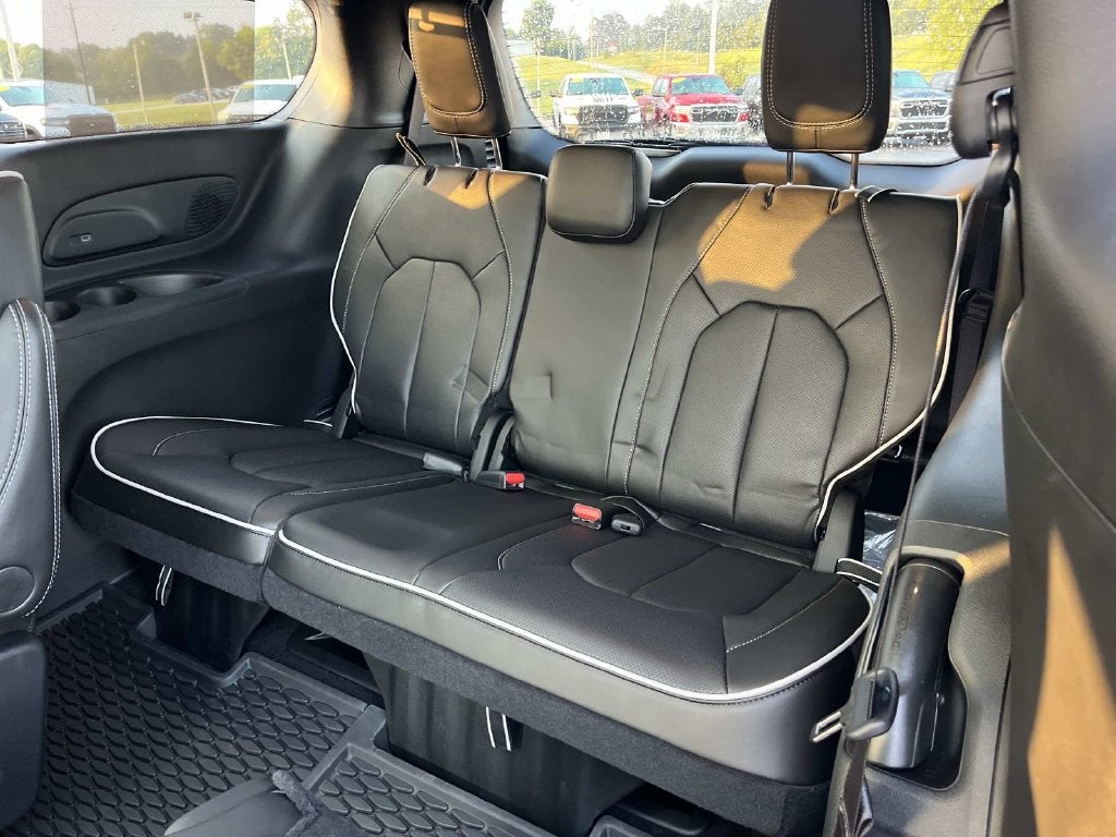 2027 Chrysler Pacifica PACIFICA LIMITED