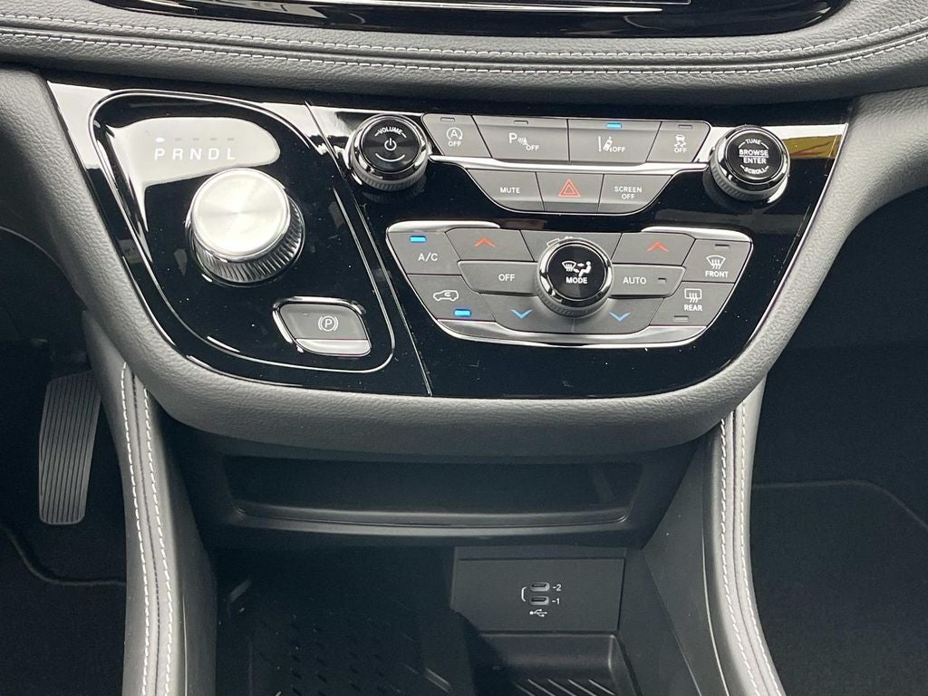 2027 Chrysler Pacifica PACIFICA LIMITED