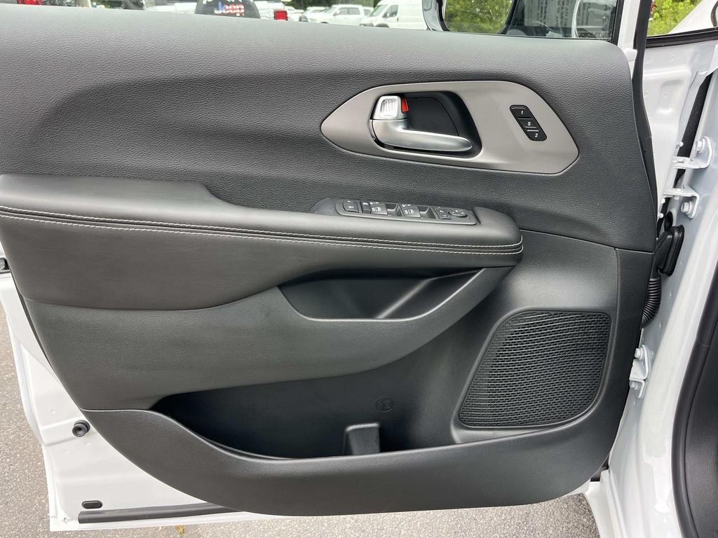 2027 Chrysler Pacifica PACIFICA LIMITED