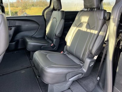 2026 Chrysler Pacifica PACIFICA SELECT AWD