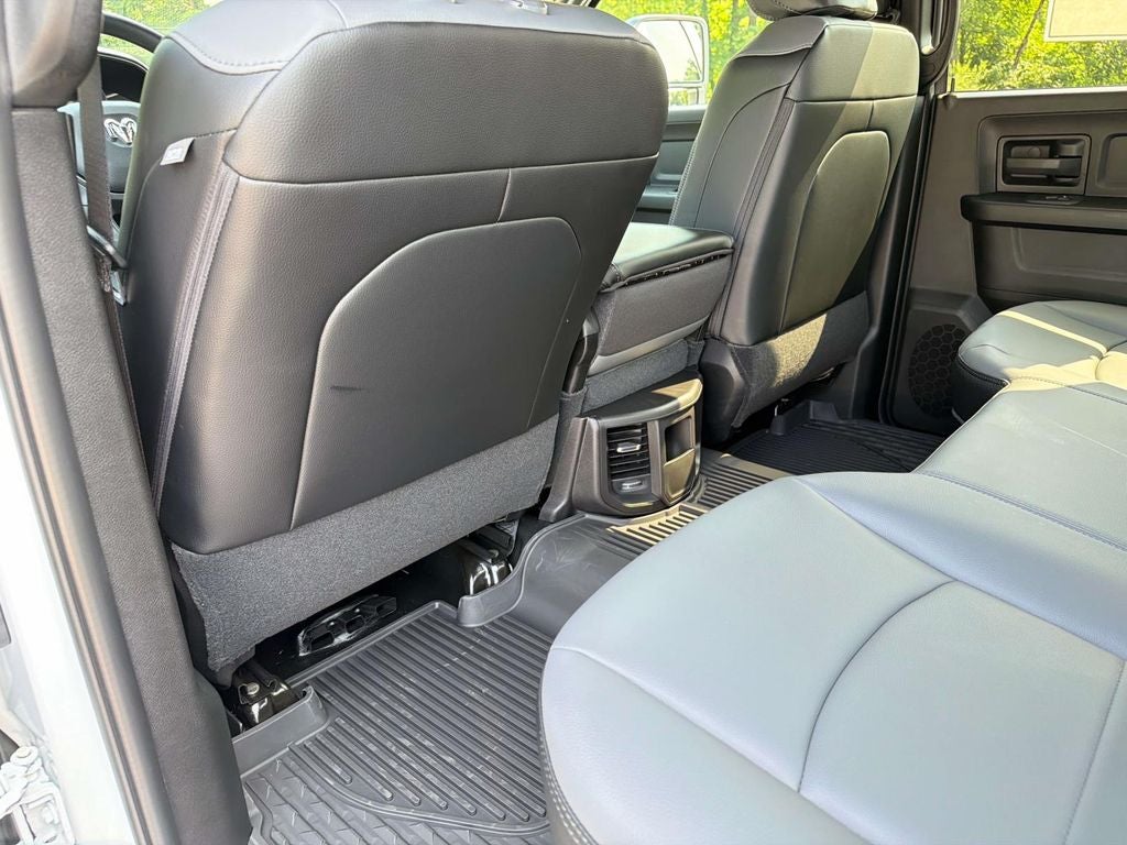 2026 RAM 3500 RAM 3500 TRADESMAN CREW CAB 4X4 6'4' BOX