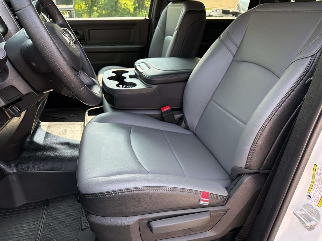 2026 RAM 3500 RAM 3500 TRADESMAN CREW CAB 4X4 6'4' BOX