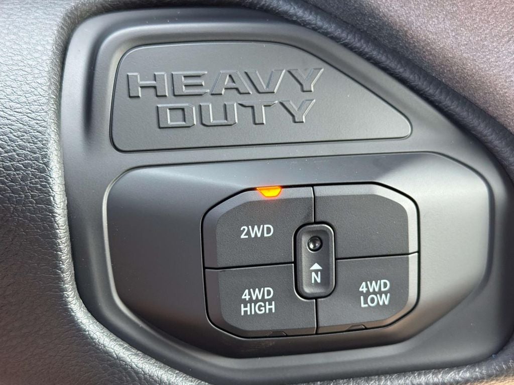 2026 RAM 3500 RAM 3500 TRADESMAN CREW CAB 4X4 6'4' BOX