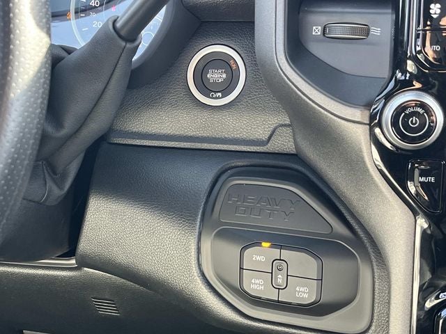 2026 RAM 3500 RAM 3500 TRADESMAN CREW CAB 4X4 6'4' BOX