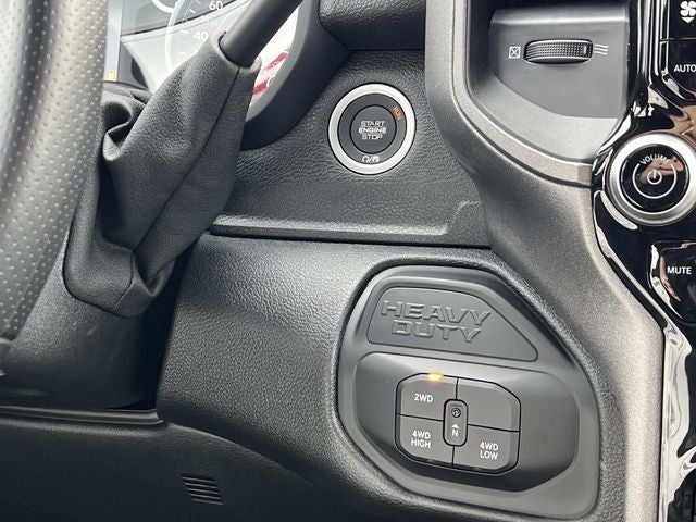 2026 RAM 3500 RAM 3500 TRADESMAN CREW CAB 4X4 6'4' BOX