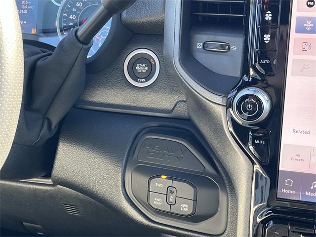 2026 RAM 2500 RAM 2500 TRADESMAN CREW CAB 4X4 6'4' BOX